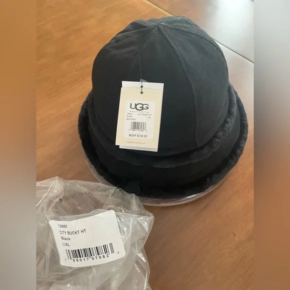 UGG Black City shearling Bucket Hat - Picture 3 of 8
